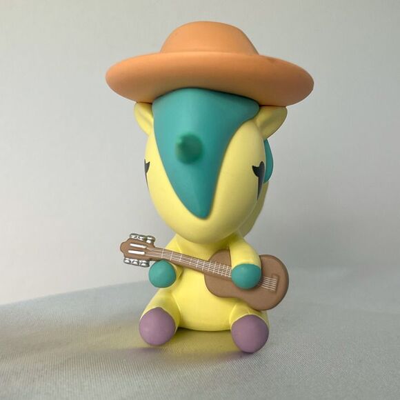 Tokidoki Melody Mates Picnic Party Unicorno Guitar Dog Unicorno Figure New - Picture 4 of 8